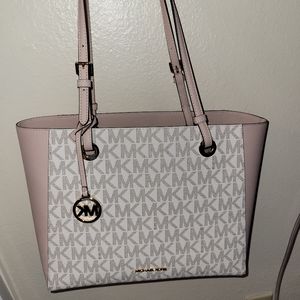 Micheal kors tote pink and white large w tags